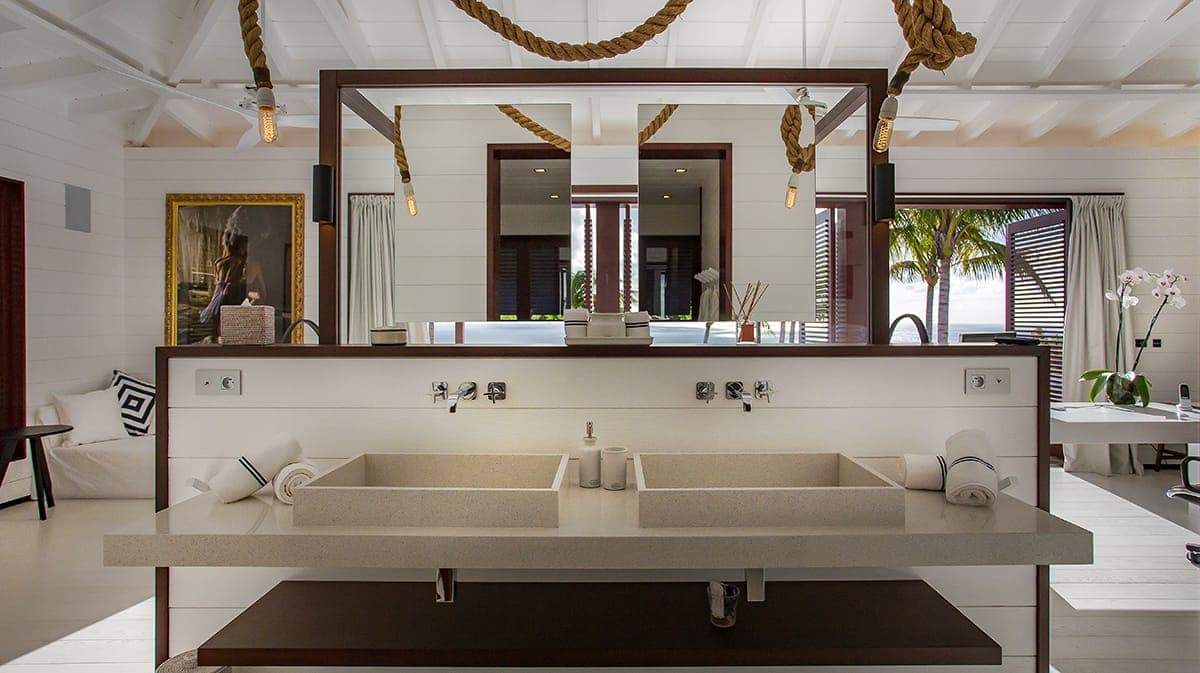 Blanc Bleu Bathroom